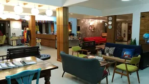 J2 Hotel - Image 2