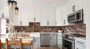 Downtown Huntsville Gem in Muskoka - Image 5
