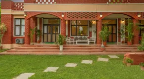 Hostie Chinar Haveli - 5BR heritage estate for intimate family stays and group retreats - Image 2