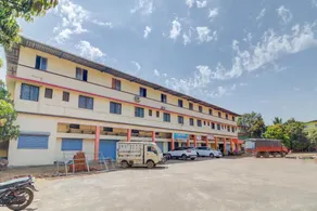 OYO 71273 Hotel Shreejay Nx - Image 5