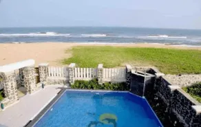 Private Beach ECR Villa by the Bay - 5 mins walk to Beach - Image 3