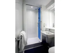 Travelodge Harrogate - Image 4