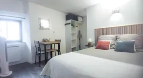 Chambre indépendante avec salle de bain privée - Image 4