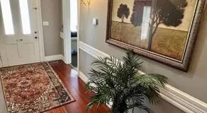 Spacious 5 Bedroom Home Near Downtown with Free Parking WiFi and Deck - Image 4