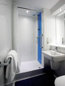 Travelodge Dunfermline - Image 5