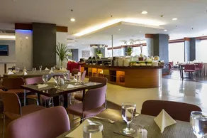 Lume'os Hotel - Image 3