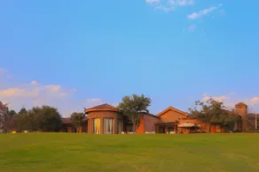 Qunyinghui Holiday Hotel - Image 5