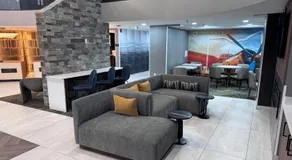 La Quinta Inn & Suites by Wyndham Miamisburg Dayton South - Image 2