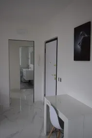 Uni Apart - Image 2