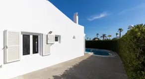 Chalet a 150m de la playa y piscina privada - Image 4