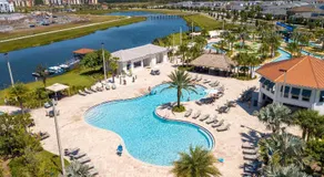Townhome 4Q c/ Piscina Privada no Storey Lake - Image 3