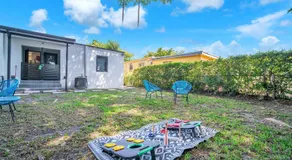 Villa Roads - Ideal Stay in Miami - King - Bed Parking - Near Airport, Brickell, Coconut Grove, Little Havana, Wynwood & Calle 8 - Image 4