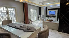 Cozy apartment by Subway station - Image 3