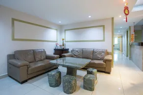 New Eastern Hotel - Image 3