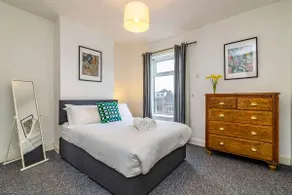 Cosy Beeston Cottage Sleeps 4 - Image 2