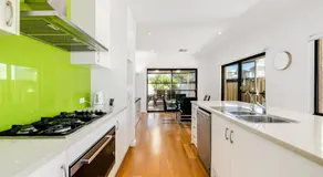 Swainson on 1 Lexington - 200m to Beach! - Image 2