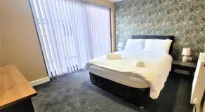 Friary House Serviced Apartments by Roomsbooked - 24Hr Reception - Image 2