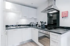 Roomspace Serviced Apartments - Capitol Square - Image 4