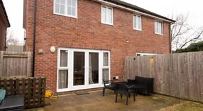 Charming 1BR House in Eccles with Free Parking - Image 4