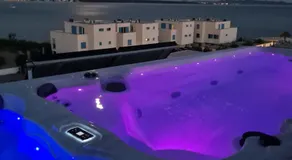 Villa de luxe avec piscine, située au premier rang de la mer - Image 4
