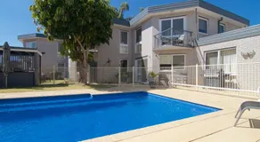 The Sands Holiday Apartments - Image 5