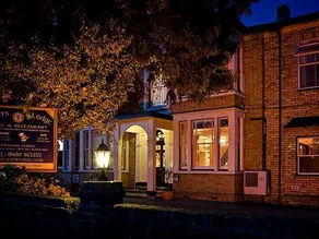Olivers Lodge Hotel - Image 5