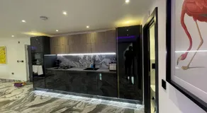 Modern and Stylish Penthouse Apartment next to Maidenhead Golf Course - Image 3