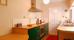 No 6 The Square Tearooms & Accommodation - Image 4