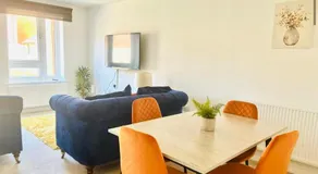 Honeybee Haven Retreat - 3 Bed House - Image 2