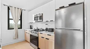 Luxury Oasis Near NYC Met life Sleeps 12 - Image 3