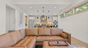 SoCo 1BR/1BA King Suite + Sunroom Porch, Near Zilker Park by Austin Vacay - Image 5