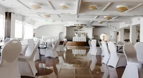 Bach Hotel - Image 2