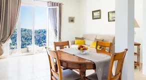 Sea View Apartment with Private Secure Parking 1 - Image 3