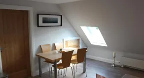 Lakeside Studio 2 Loft Apartment - Image 4