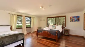 Soldiers Cottage Picturebook Vineyard Oasis - Image 2