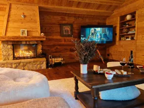 Cozy Chalet w/Fireplace, Terrace & BBQ Near Geneva - Image 2