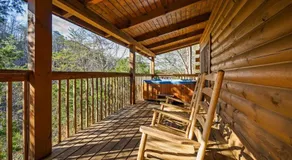 Beautiful 2 Bed Cabin with Hot Tub and Resort Pool - Image 4