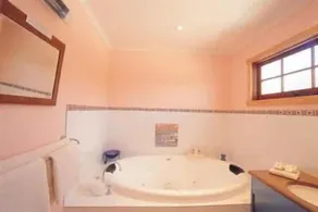 Platypus Park Country Retreat - Image 4