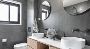3 Bed Fully Renovated with Outdoor Fun - Image 2