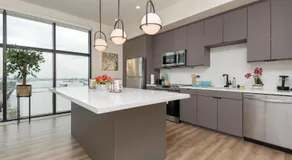 Spacious 3Bedroom Apt close to LAX & Sofi Stadium* - Image 4