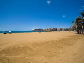 Apartment in Las Palmas by Las Canteras Beach - Image 5