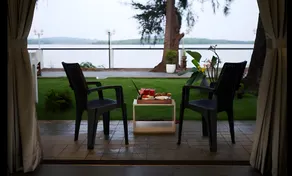 Blu Missel By The River - Image 5