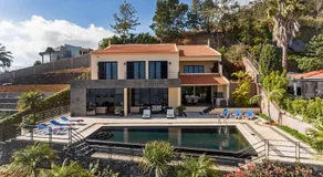 Exquisite Madeira Villa Villa Funchal Luz 5 Bedroom Heated Pool - Image 2