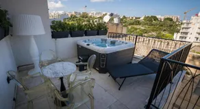 HOLM Boutique & SPA - IK Collection - Image 5