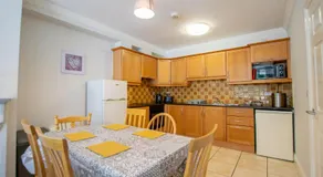 Stylish 4BR Apartment in the Heart of Limerick - Image 4