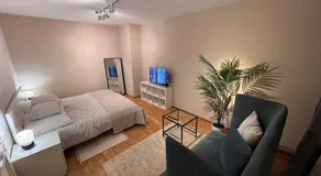 Zsigmond Gardens Cosy flat - Image 2