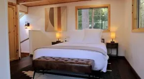La Petite - Center of town - Beautiful Remodel - Image 2