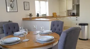 The Stables a Contractor Family 2 bed Town House in Central Melton Mowbray - Image 2