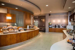 SpringHill Suites Hampton - Image 2