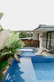 Orlando House (2BR) by Luxy Villa (Private Pool, Karaoke, Netflix, BBQ) Villa Taman Dayu Pandaan - Image 4
